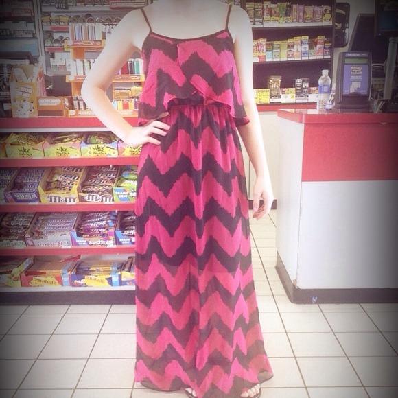 Pink and black chevron maxi - Picture 1 of 2