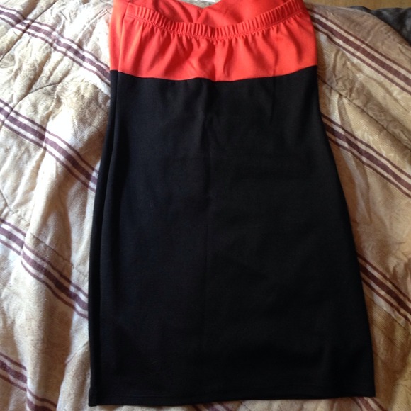 Dress - Picture 2 of 2