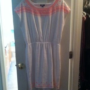 GAP White linen dress with Aztec embellishment