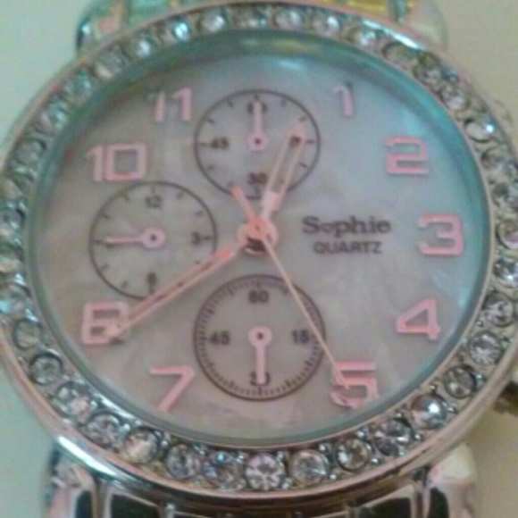 Sophie Watch - Picture 2 of 4
