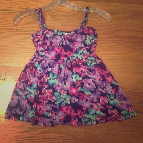Pacsun floral top with adjustable straps