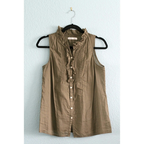 Old Navy Tops - Old Navy | HP🌟- Ruffled Sleeveless Blouse