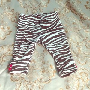 Super-cute zebra print leggings
