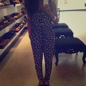 SOLD!!! BUNDLED******Floral print jumper