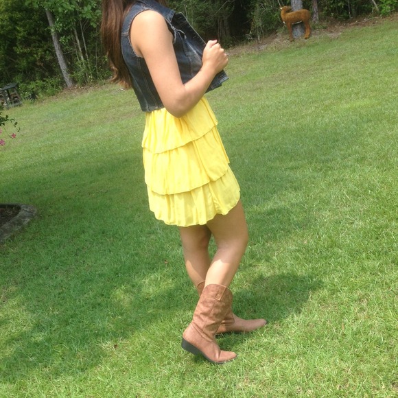 Strapless, yellow summer dress!