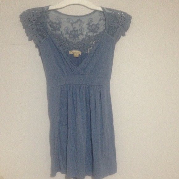 Blue tie-back cap sleeve top 💙