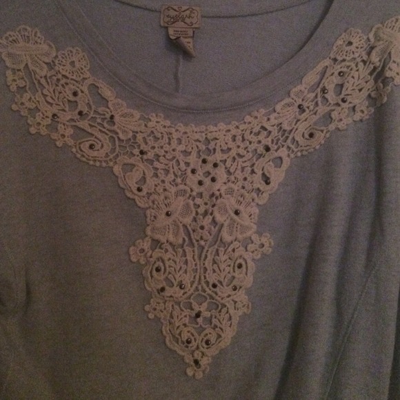🚫SOLD🚫Light blue cropped sweatshirt - Picture 2 of 3