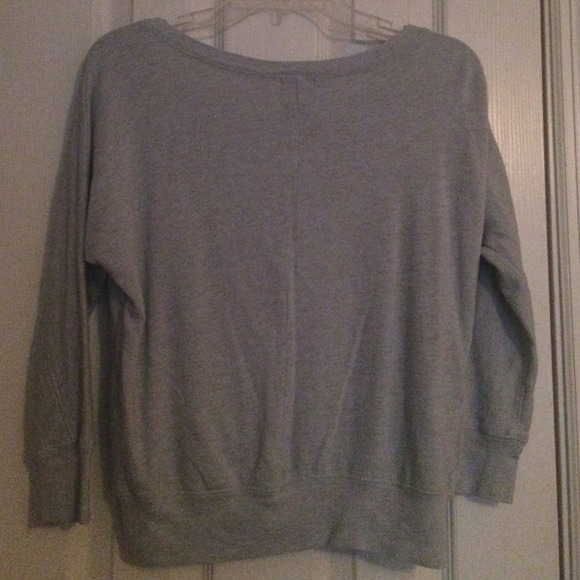 🚫SOLD🚫Light blue cropped sweatshirt - Picture 3 of 3