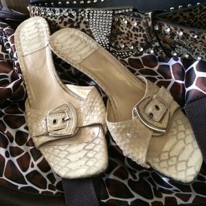 Stuart Weiitzman Tan Leather Heels!