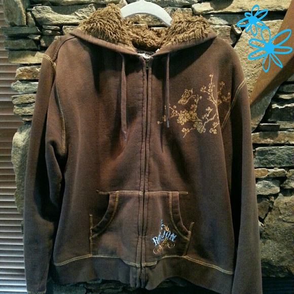 Comfy fur hooded zip up