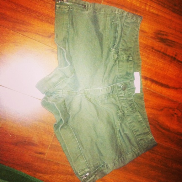 F21 dark green shirts. Size 26