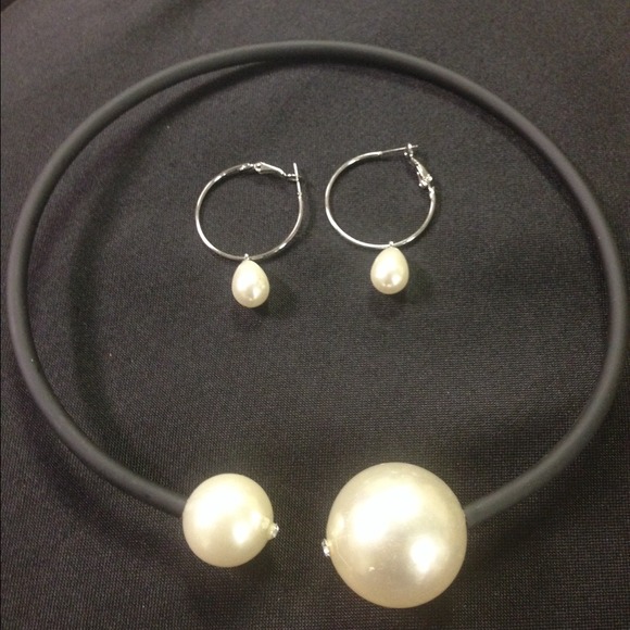 Large small pearl choker