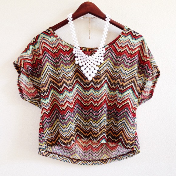 Forever 21 Tops - ONE DAY SALE! 🎉 Chevron crop top