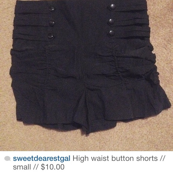 High waist button shorts