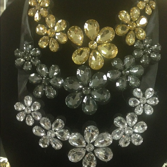 3flower diamond necklace