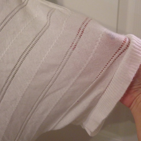 Studio Y White Short Sleeved Sweater Size XL - Picture 3 of 4