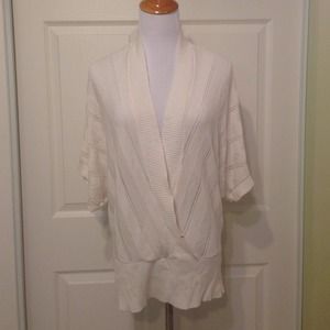 Studio Y White Short Sleeved Sweater Size XL