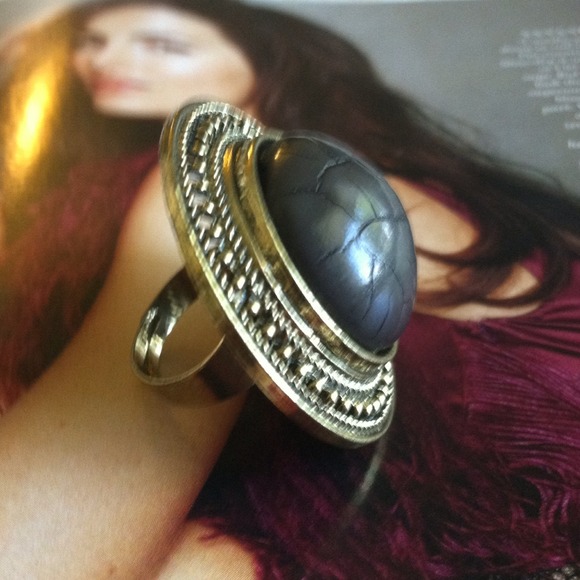 ⭕️sold⭕️ Chic Ring 🌻 - Picture 2 of 3