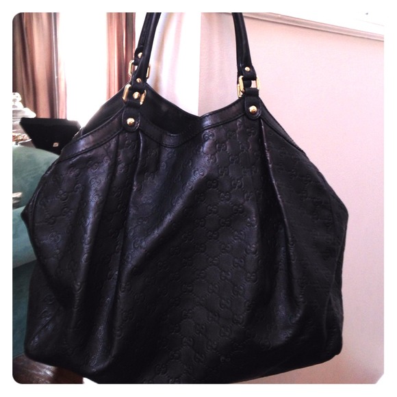 Authentic Gucci large sukey bag!