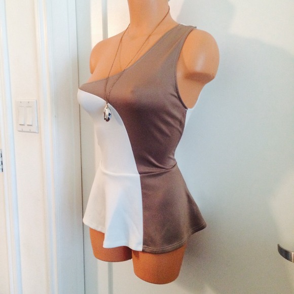 BEBE PEPLUM ONE SHOULDER MOCHA AND WHITE TOP - Picture 3 of 4