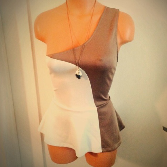BEBE PEPLUM ONE SHOULDER MOCHA AND WHITE TOP - Picture 4 of 4