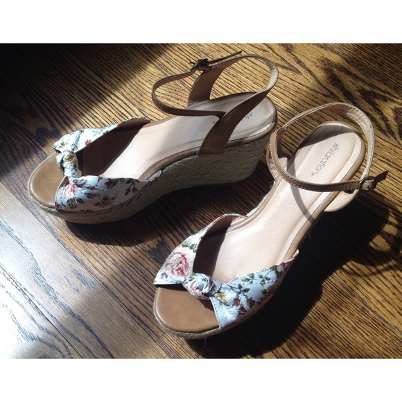 Floral Wedges - Picture 3 of 4
