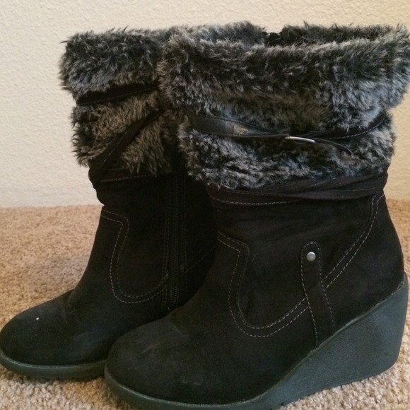 Black suede heel boots