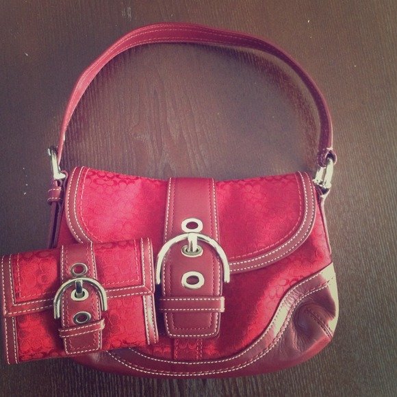 ✨Reduced Coach wallet only. Red. For @becky