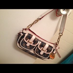 D&b brand new purse. Never used in storage