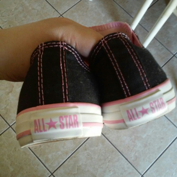 TRADED 🚫🚫 5 tongue Converse 🚫🚫 - Picture 2 of 4