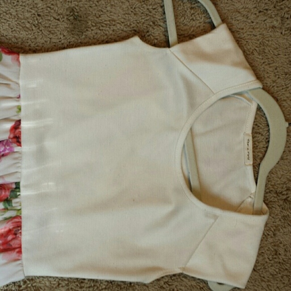 White and floral maxi dress - Picture 2 of 4
