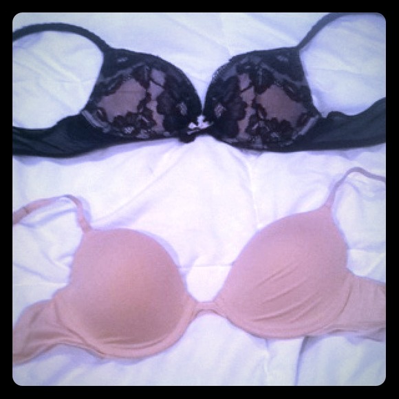 ✨2 for 1 Sexy Victoria's Secret Bras 34B Like New!