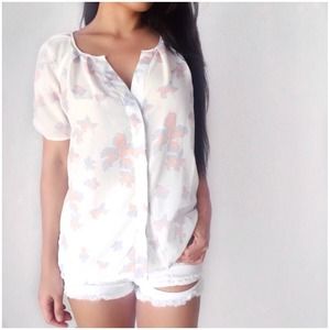 Light weight butterfly print blouse