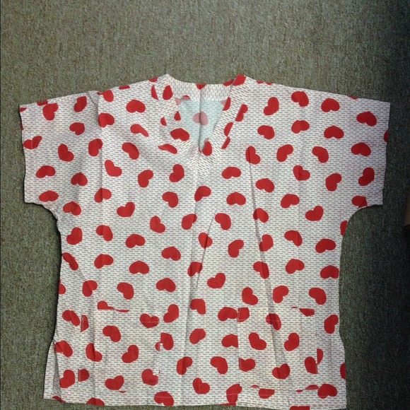 Hearts scrub top