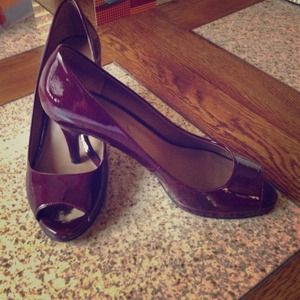 Zara Peep Toe Patent Leather - Color Plum
