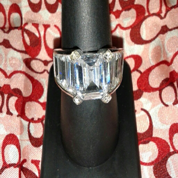 Jewelry - Emerald cut cz ring