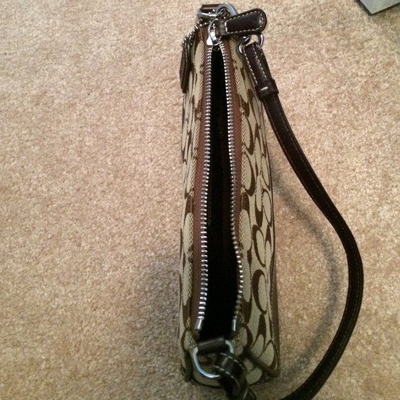 Coach purse - Picture 3 of 3