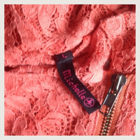 Lace cropped jacket - Picture 2 of 3