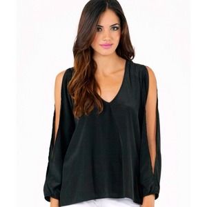 Tobi Camilla open sleeve top