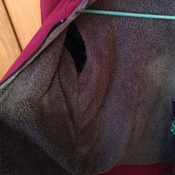 Maroon jacket - Picture 3 of 3