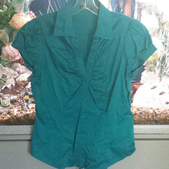 The limited green blouse - Picture 1 of 1
