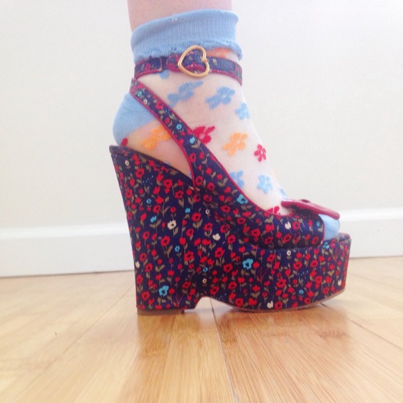 Betsey Johnson Shoes - ADORABLE RETRO BETSEY JOHNSON WEDGES 6 1/2