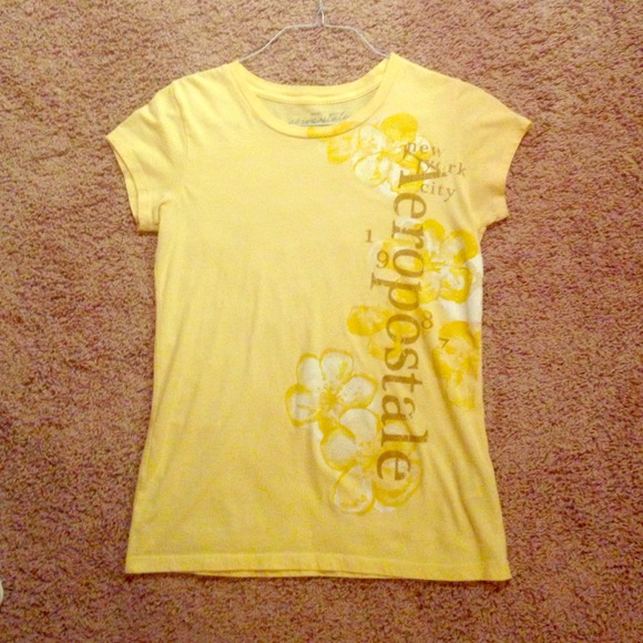 Yellow Aeropostale tee