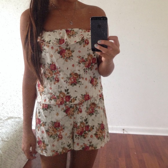 Romper. - Picture 2 of 2