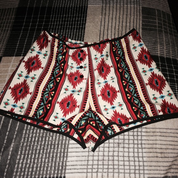 2 High waisted shorts