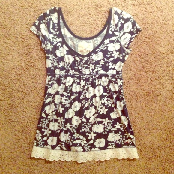 Hollister Floral Scoop Neck