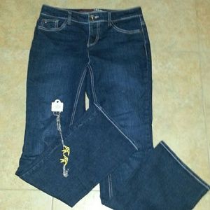 Tommy Hilfiger jeans and cute bird neclace