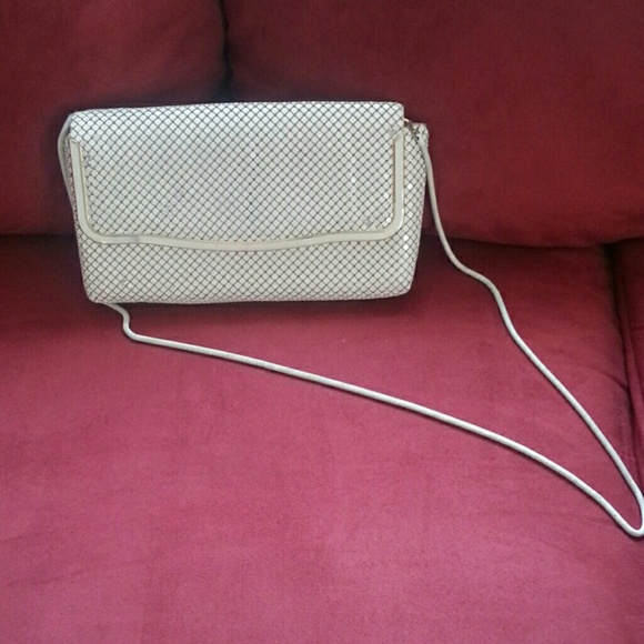 Cute classy clutch !