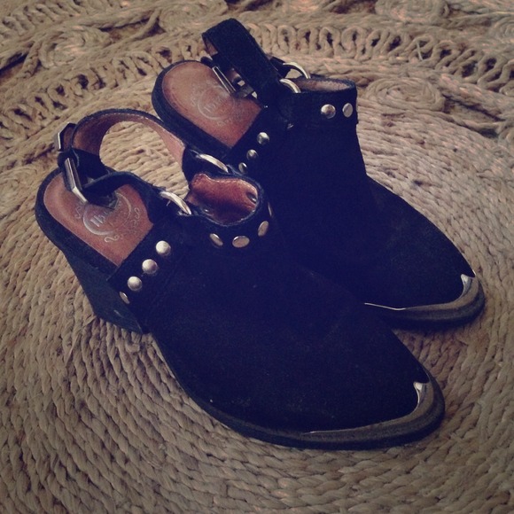 TRADED//Jeffrey Campbell Booties