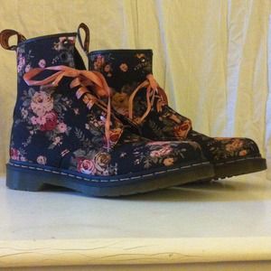 Dr. Martens floral boots!
